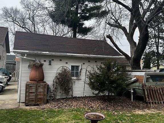 4th image of 1403 Saint Lawrence Ave