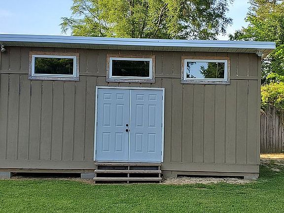 16x24 woodworking shop with electricity