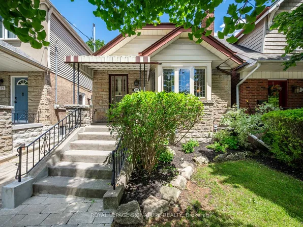 37 Chilton Rd, Toronto, ON M4J 3C7