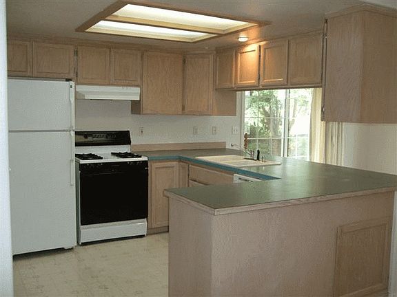 3rd image of 12410 132nd Street Ct E