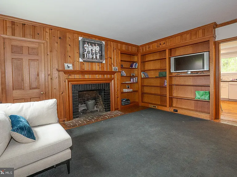 538 Conestoga Rd — Photo 15