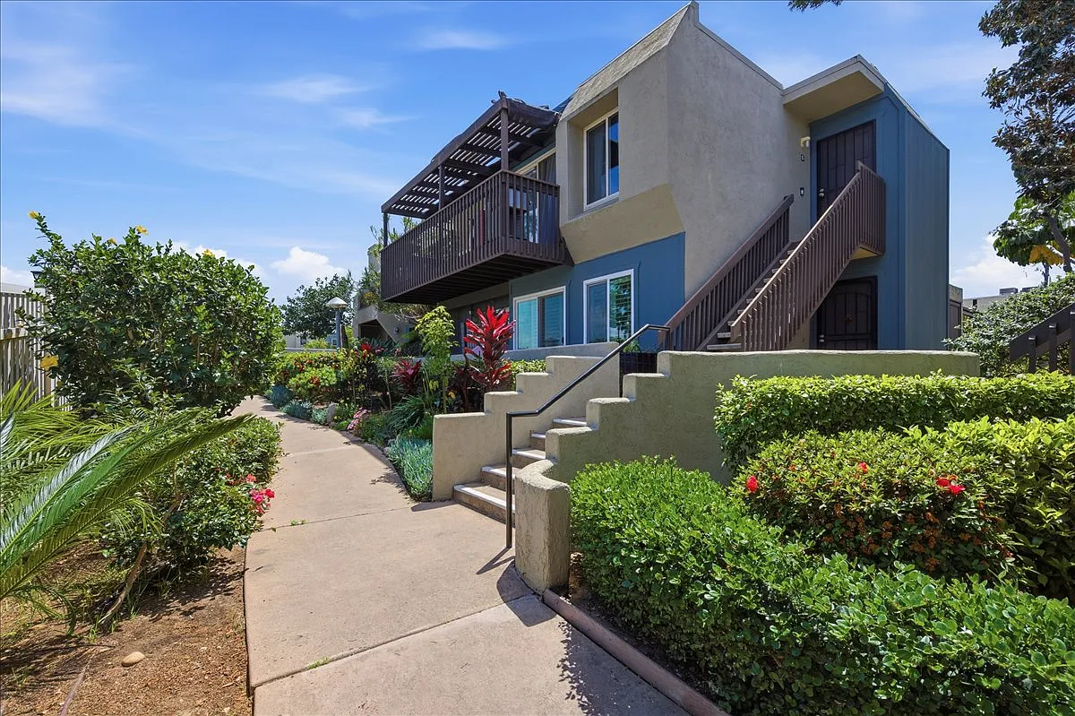 2 bed, 1256 sqft, $3,295 — Photo 1