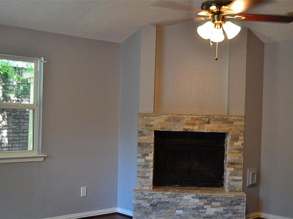 5th image of 15923 Camino Del Sol Dr