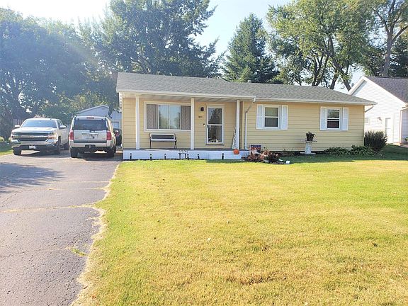 2nd image of 1804 E Post Rd