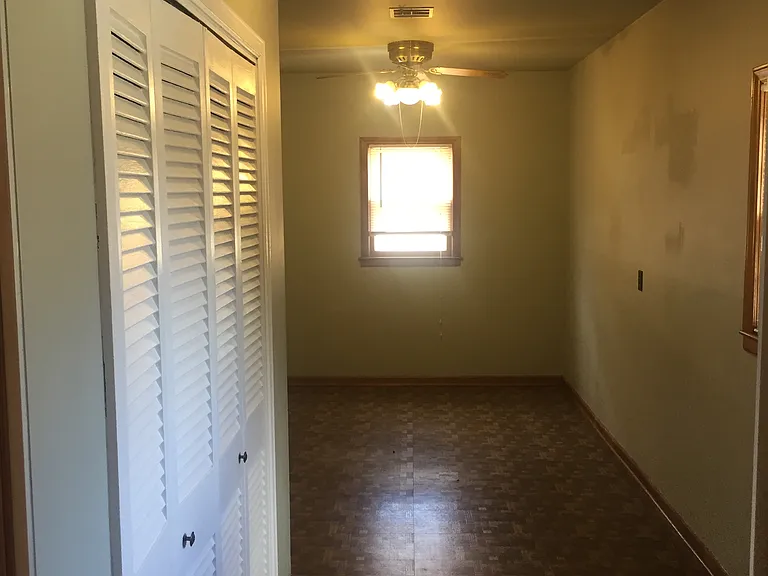 2634 N Clarence Ave — Photo 21