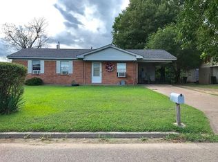 117 Stallings St, Leland, MS 38756