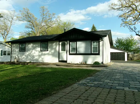 33077 N Sears Blvd, Grayslake, IL 60030