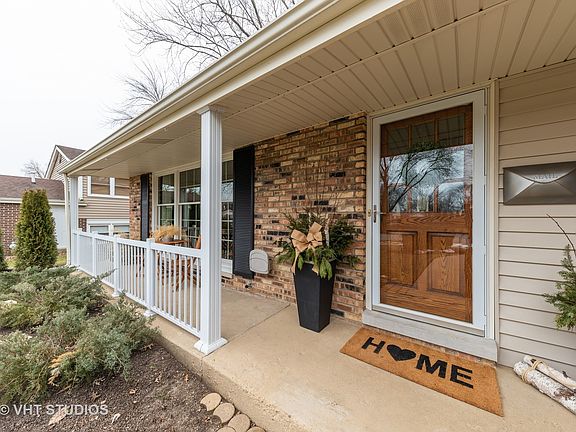 2nd image of 3104 N Windsor Dr