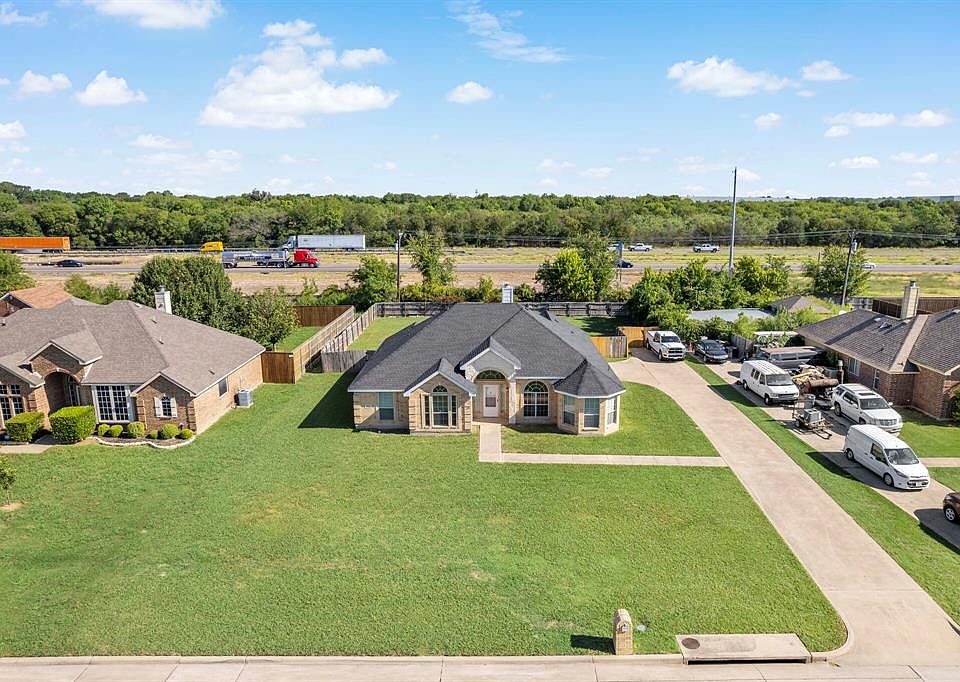 1st image of 501 Kings Creek Dr