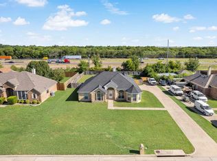 501 Kings Creek Dr, Terrell, TX 75161