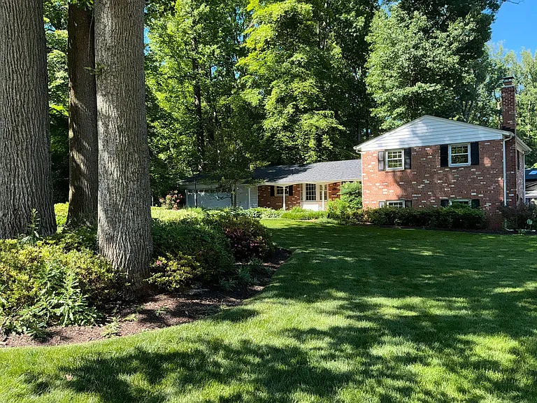 4701 Red Fox Dr — Photo 2