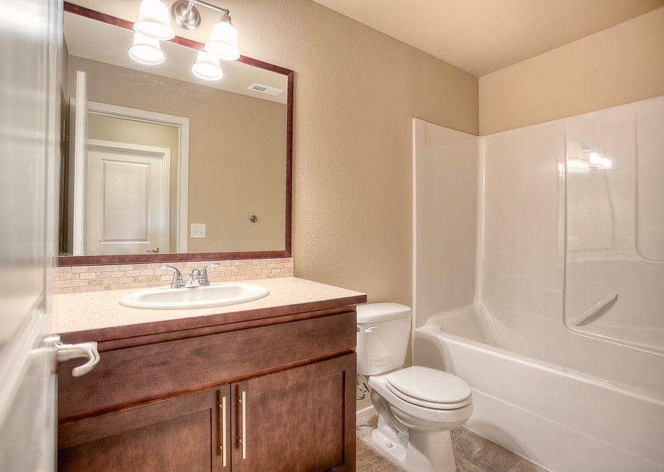2nd image of 20430 5th Avenue Ct E