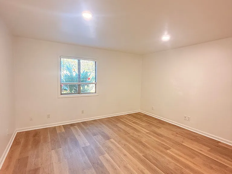 2126 Castillo St #5 — Photo 2