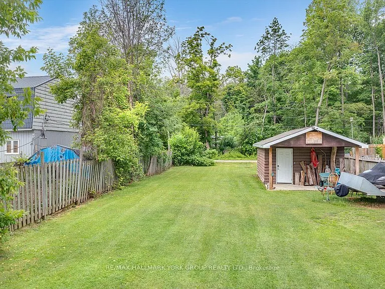21 Lakeshore Rd — Photo 24