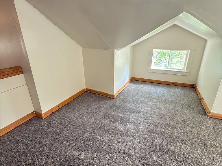 2614 Dupont Ave N — Photo 10