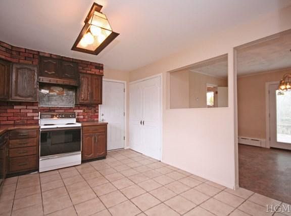 5th image of 2660 Loretta St