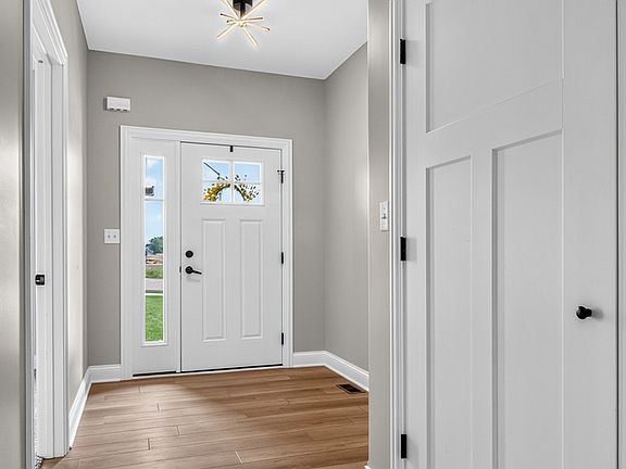 4th image of 356 White Hawk Way