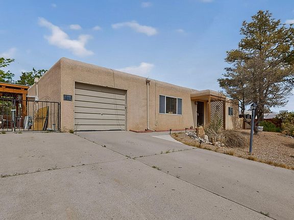 5th image of 803 Gral Trevino Dr SE