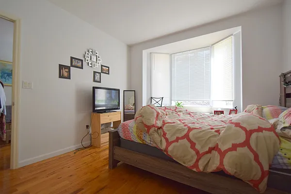 Rented by Uptown Flats LLC | media 11