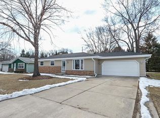 5649 Carriage Hills Dr, Racine, WI 53406
