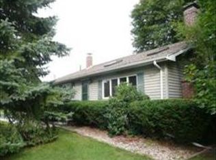 24 Surrey Rd, Woburn, MA 01801