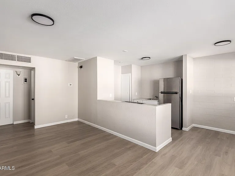 405 S Priest Dr — Photo 1