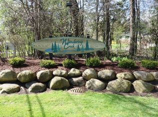 1800 Wandering Creek Dr, Jackson, MI 49201