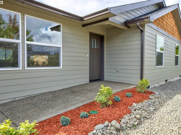 374 Bentgrass Ct, Sutherlin, OR 97479
