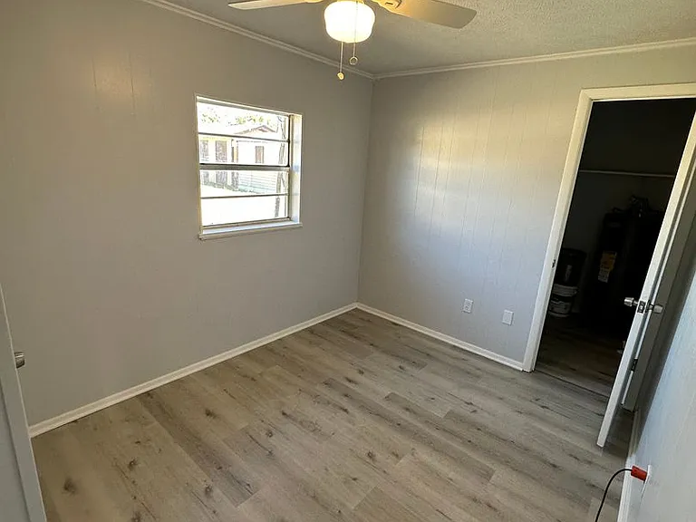 5803 Cherry St — Photo 14