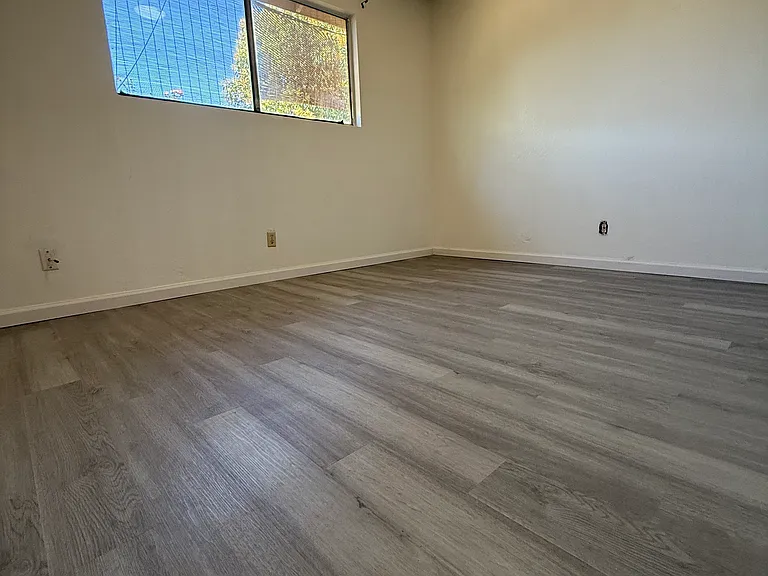 7 E Ponce De Leon Ave #N — Photo 7
