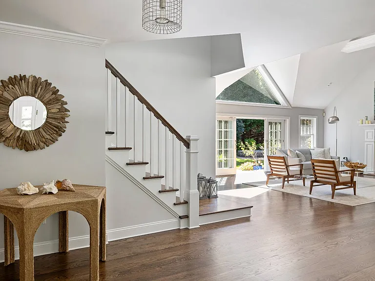 8 Devon Woods Close — Photo 6