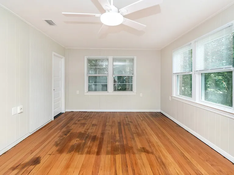 4904 Auburn Dr N — Photo 20