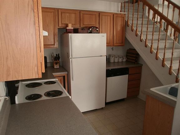 4th image of 602 E Madison #26