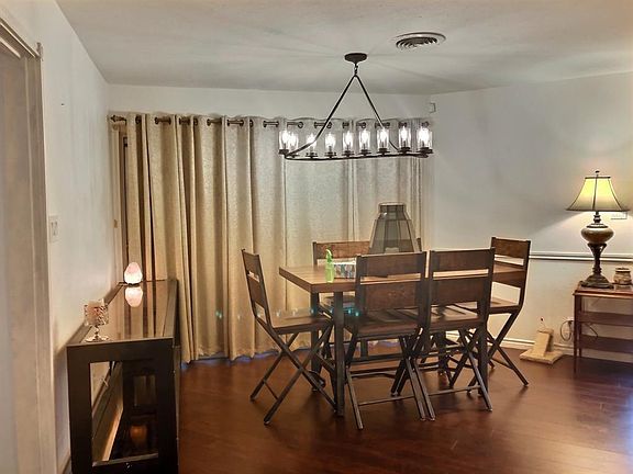 4th image of 804 Eastcliff Dr