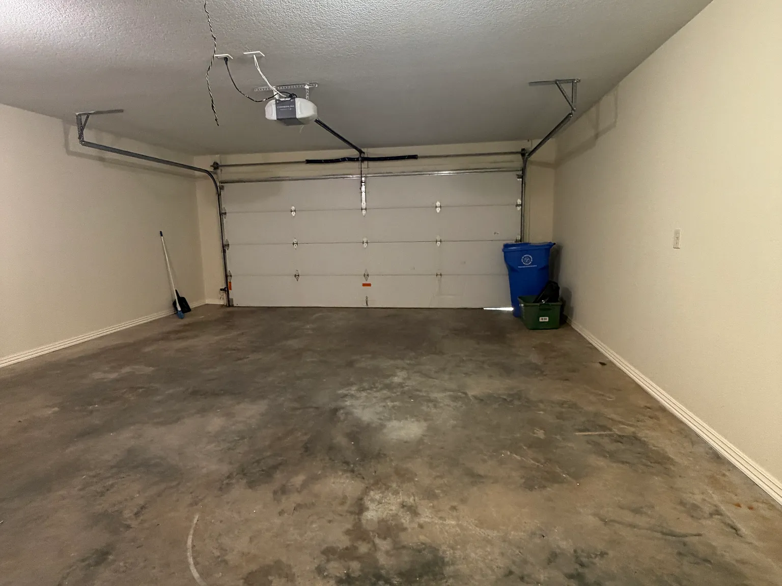 3 bed, 1650 sqft, $2,000 — Photo 3