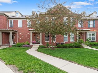 49789 Courtyard Ln, Canton, MI 48188