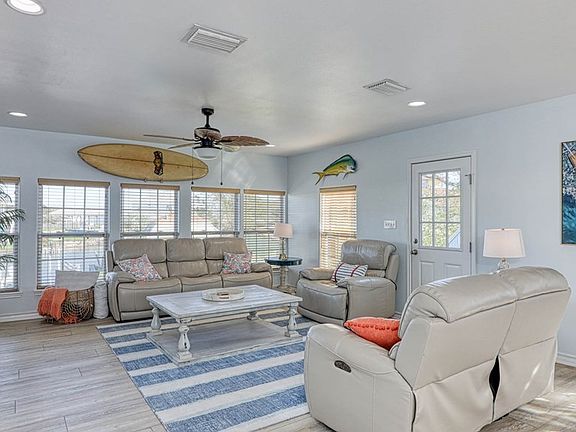 4th image of 10 Scallop Dr