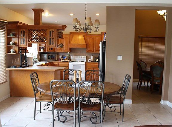 4th image of 3554 Vineyard Dr