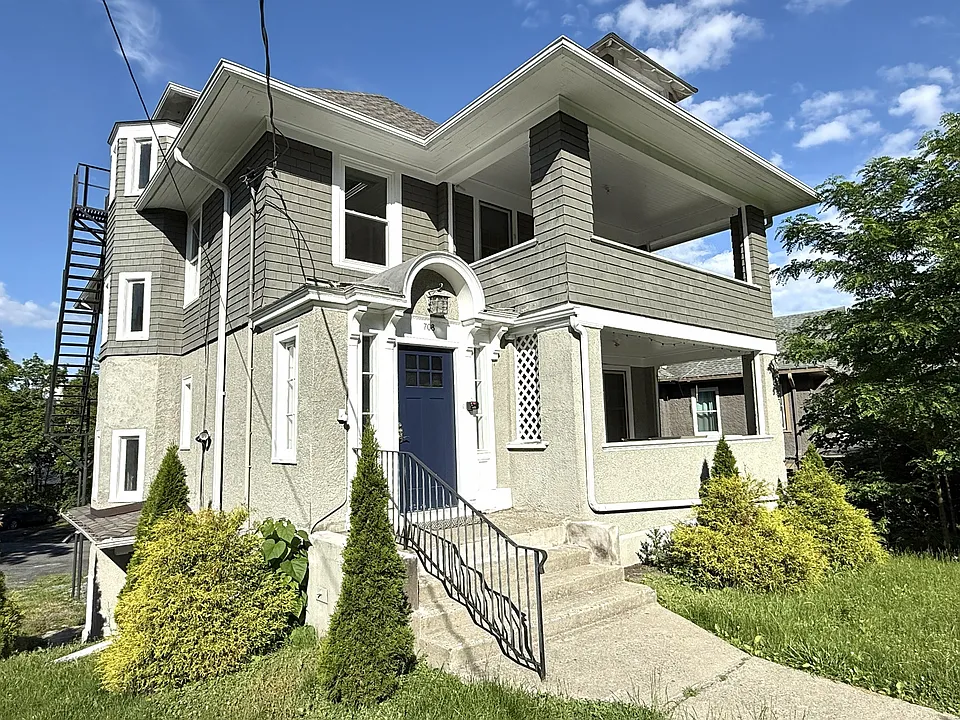 708 Stewart Ave #3