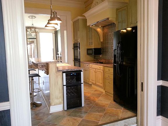 Two zone wine cooler, granite bar