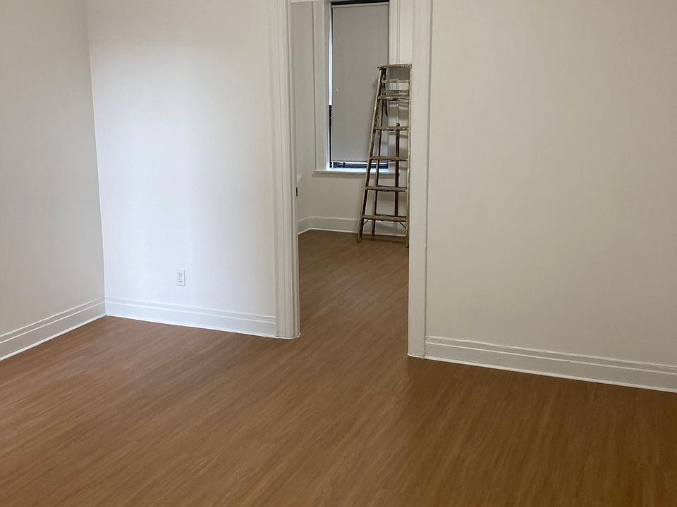 1st image of 2136 E 19th St APT 1