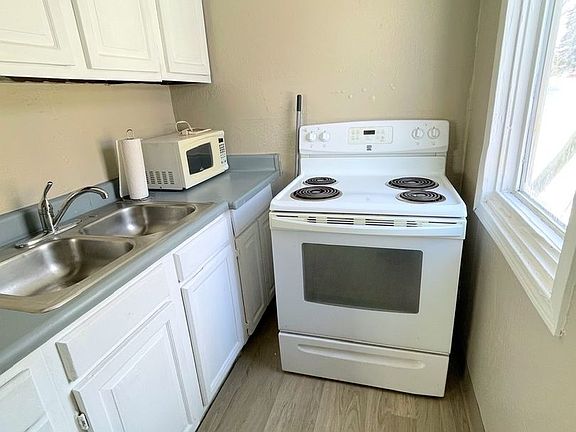2nd image of 3506 Wyoming Dr APT 5