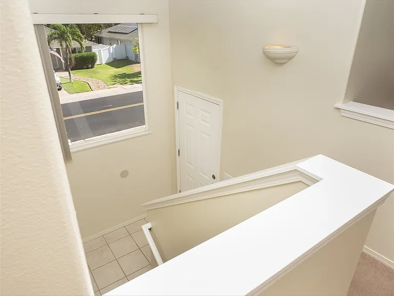8 Akeu Pl — Photo 5