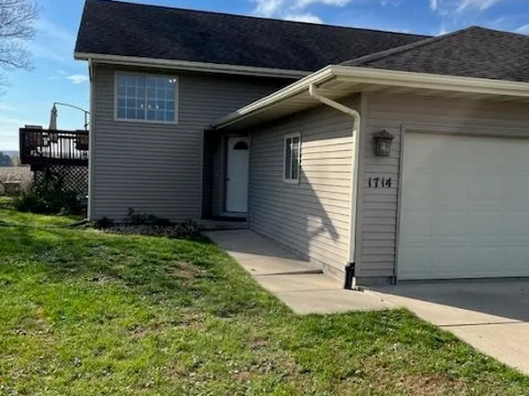 1714 Bates St, Sauk City, WI 53583