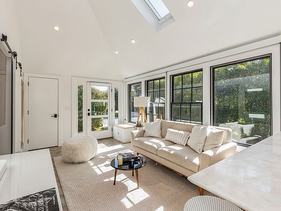 4th image of 103 Pelham St