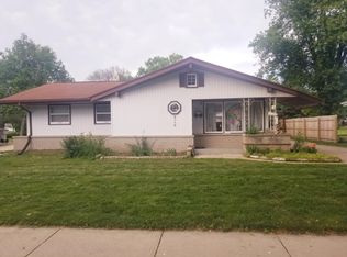 8916 W Daphne St, Milwaukee, WI 53224