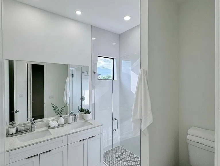 4121 NW 22nd St — Photo 16