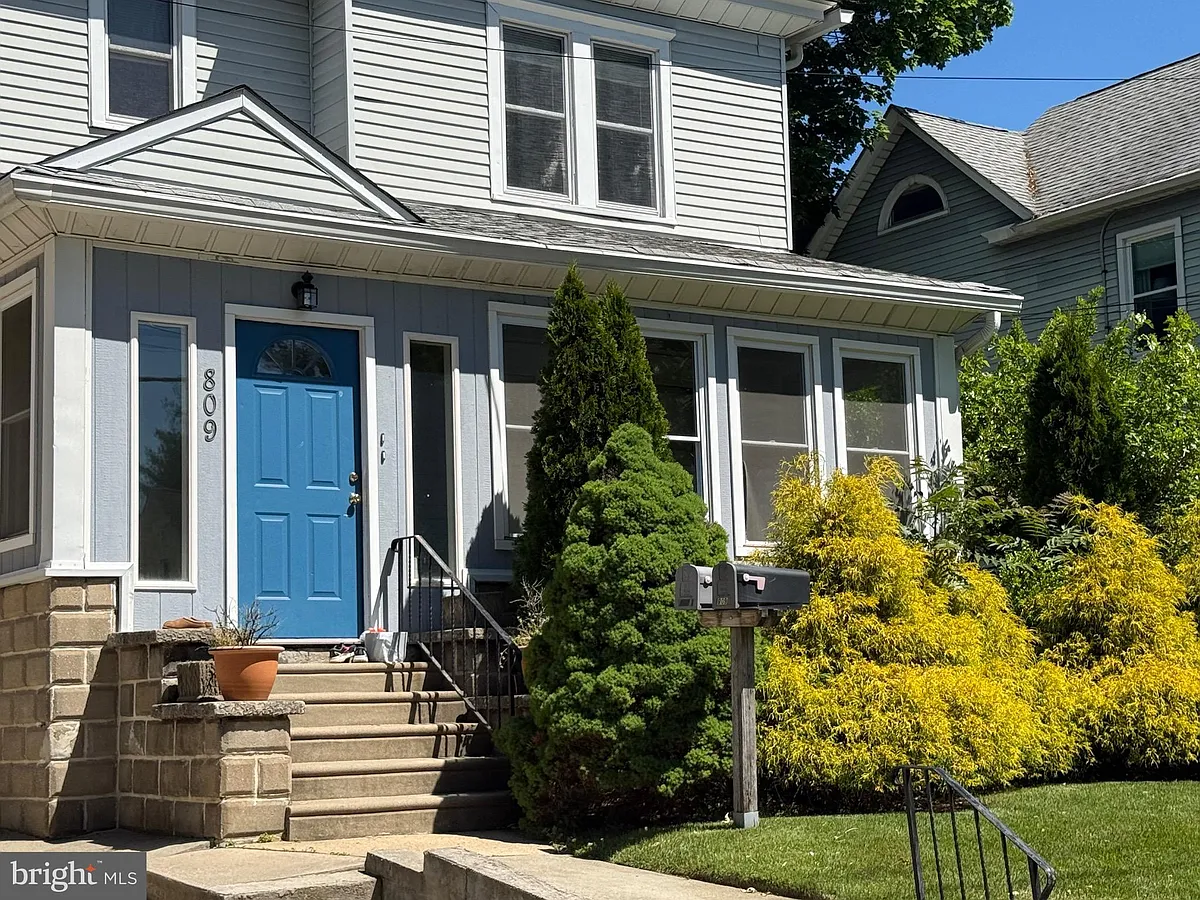 Building Photo - 809 Eldridge Ave #2