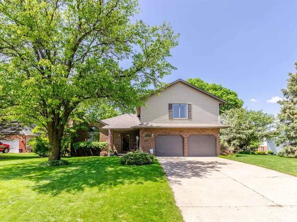 1005 Highland Ct, Metamora, IL 61548