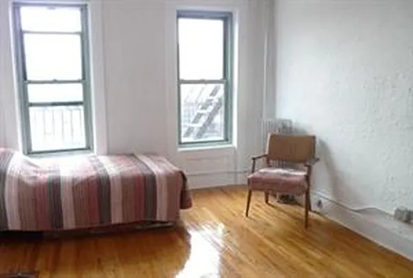 Rented by Douglas Elliman | media 19